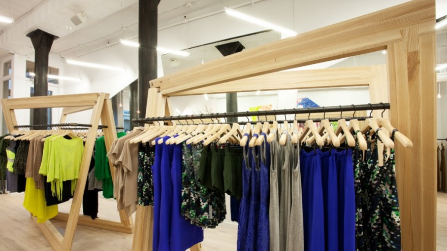 Cut25 flagship shop by Dror Benshetrit. 
