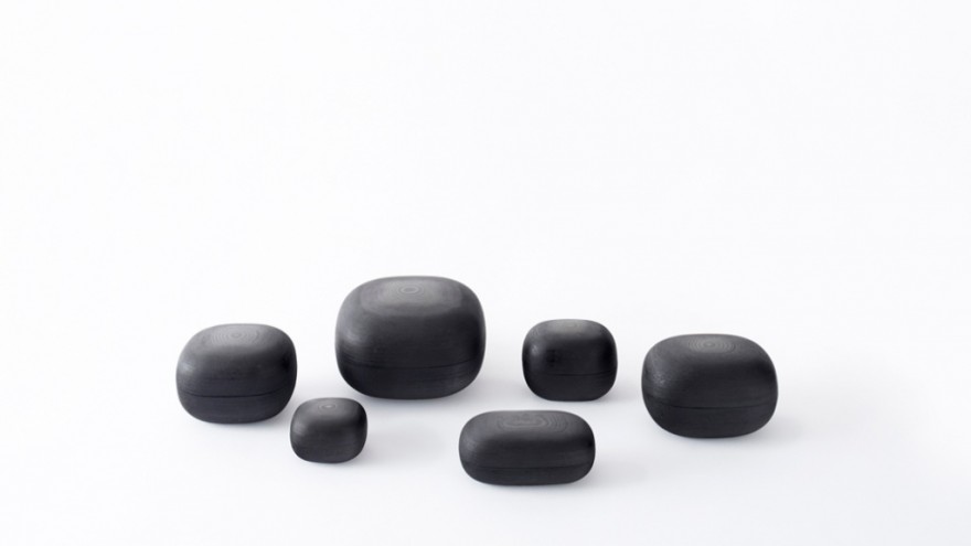 Lacquered Paper-Objects. Photo: Hiroshi Iwasaki. 
