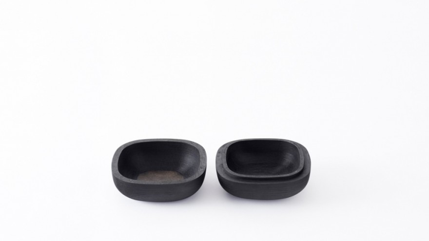 Lacquered Paper-Objects. Photo: Hiroshi Iwasaki. 