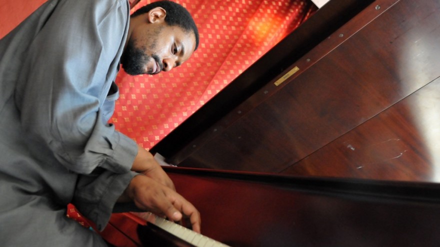 Afrika Mkhize for jazz. 