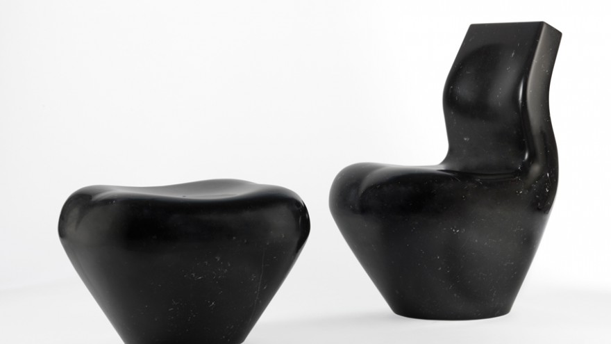 Black Swan in black nero marquina marble. Photo: Tiziano Rossi. 
