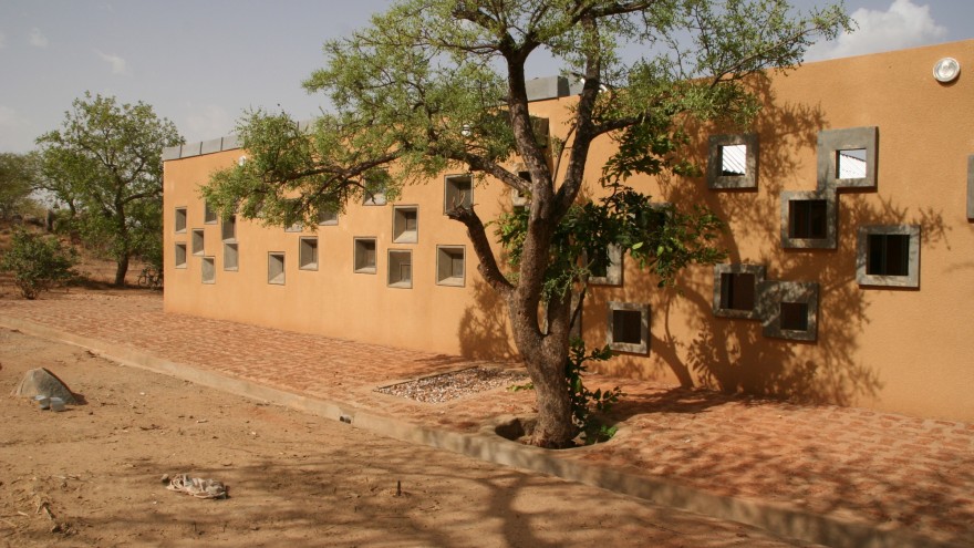Centre de Santé et de Promotion Social, CSPS by Francis Kéré.