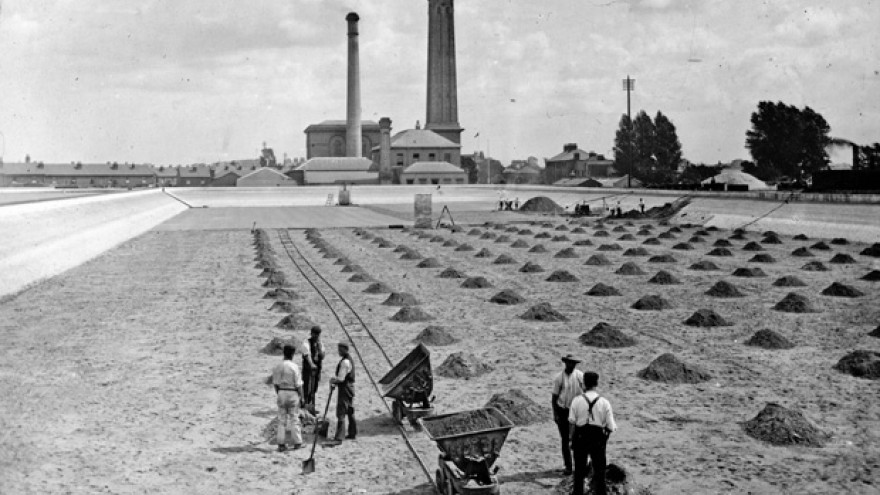 Kew Bridge West in the 1800s.  