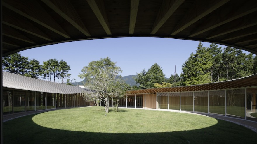 Sengokubara residence by Shigeru Ban. 