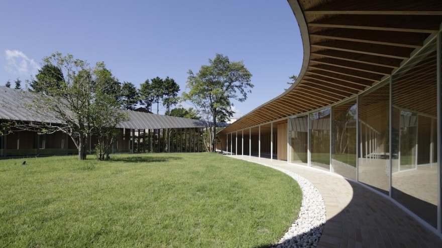 Sengokubara residence by Shigeru Ban. 