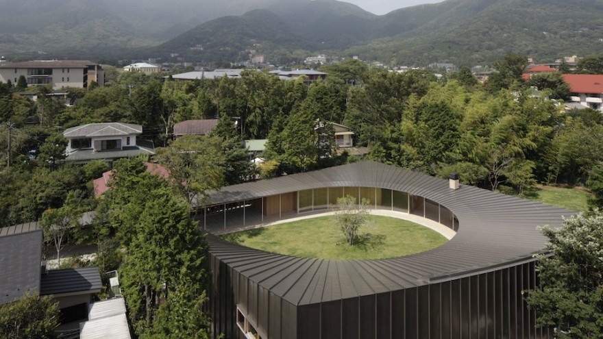 Sengokubara residence by Shigeru Ban. 