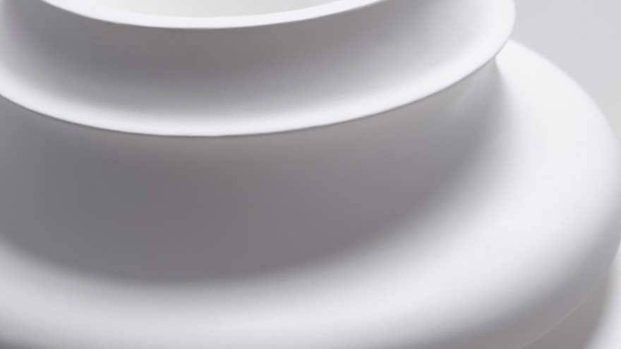 Eigruob table lamp by Nendo for Kartell. Image: Akihiro Yoshida. 