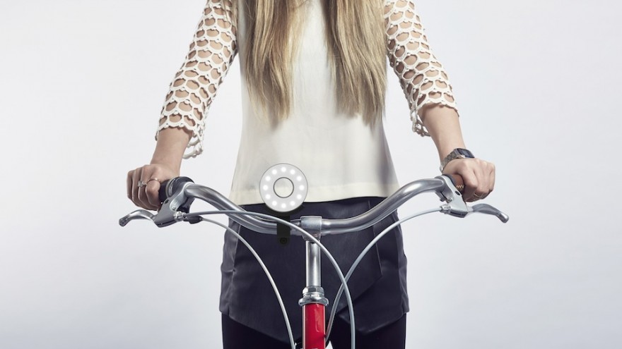 Double O bike light by Paul Cocksedge launched on Kickstarter. 