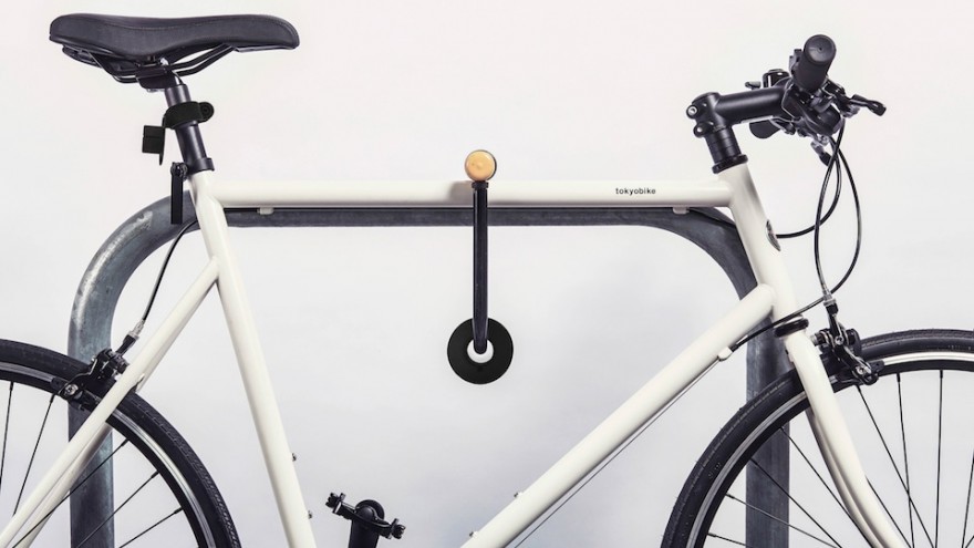 Double O bike light by Paul Cocksedge launched on Kickstarter. 