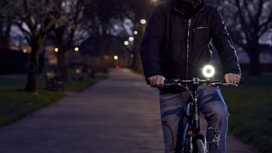Double O bike light by Paul Cocksedge launched on Kickstarter. 