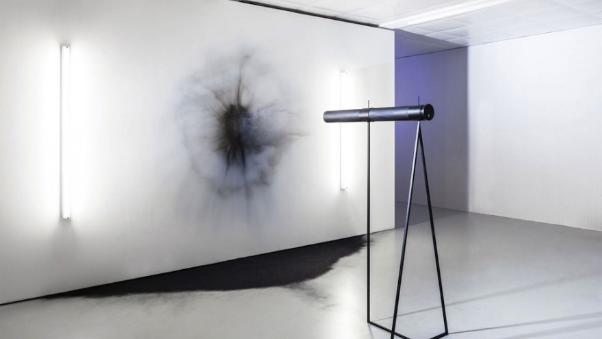 The Things? – A Trip to Europa – Prop 1: The Black & The Cloud Prop 1: Air cannon & Cloud of Black Powder similar to the one that the creatures are supposedly emitting. Image © HEAD – Genève (Dylan Perrenoud).