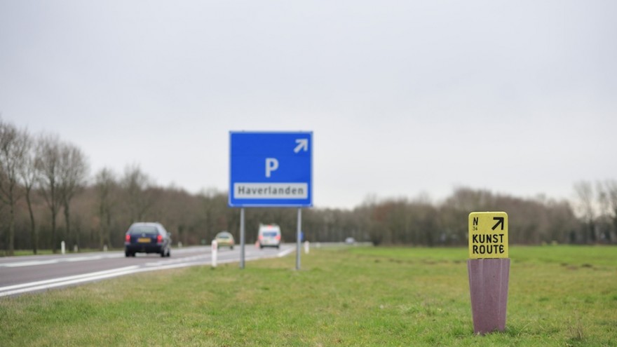 Road marking and links for art projects and resting places along road N34 in the Netherlands by Ineke Hans. 