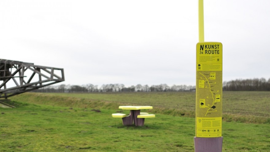 Road marking and links for art projects and resting places along road N34 in the Netherlands by Ineke Hans. 