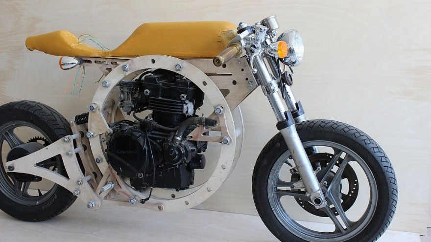 Tinker  by Jack Lennie is an open-source, fully downloadable motorcycle. 