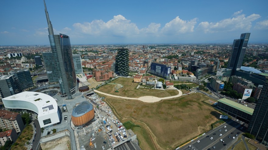 Wheatfield Milan makes a bold statement amongst city skycrapers.