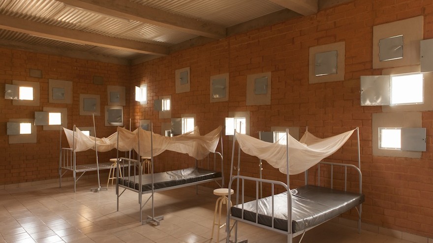 The Centre de Santé et de Promotion Sociale forms part of the Opera Village in Burkina Faso, photo by Erik-Jan Ouwerkerk