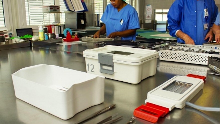 ECAL graduate Jordane Vernet has designed a sterilisation kit for medical tools in hospitals in developing countries.