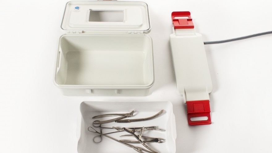 ECAL graduate Jordane Vernet has designed a sterilisation kit for medical tools in hospitals in developing countries.