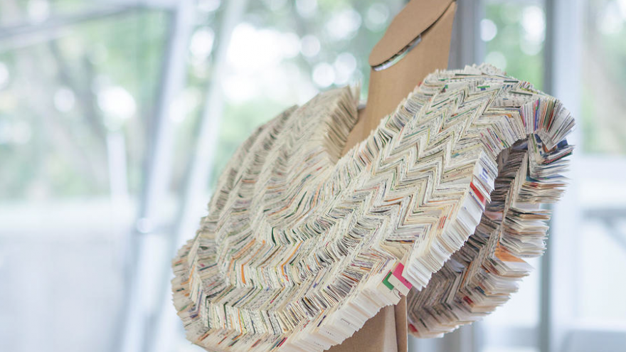 Mariana Acosta transforms trash into jewellery. 