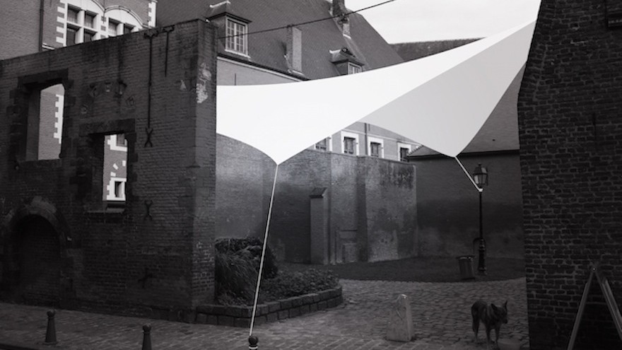 Water Culture by experimental Italian design studio Fabrica is a textile that responds to rain by producing cheerful prints to offset gloomy weather. 