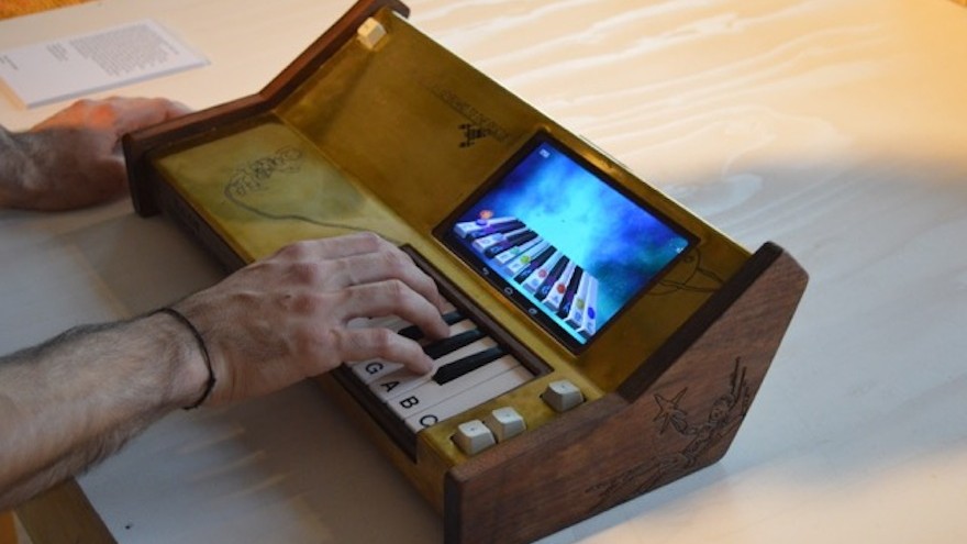 Jeroen Heeren has designed an all-purpose keyboard to teach prisoners music. 