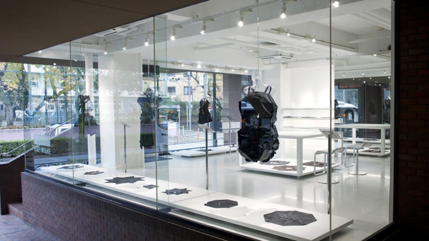 132 5. Issey Miyake store designed Tokujin Yoshioka. Photo: Yoshinaga Yasuaki.