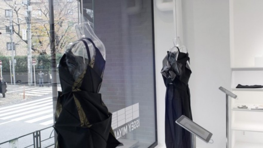 132 5. Issey Miyake store designed Tokujin Yoshioka. Photo: Yoshinaga Yasuaki.