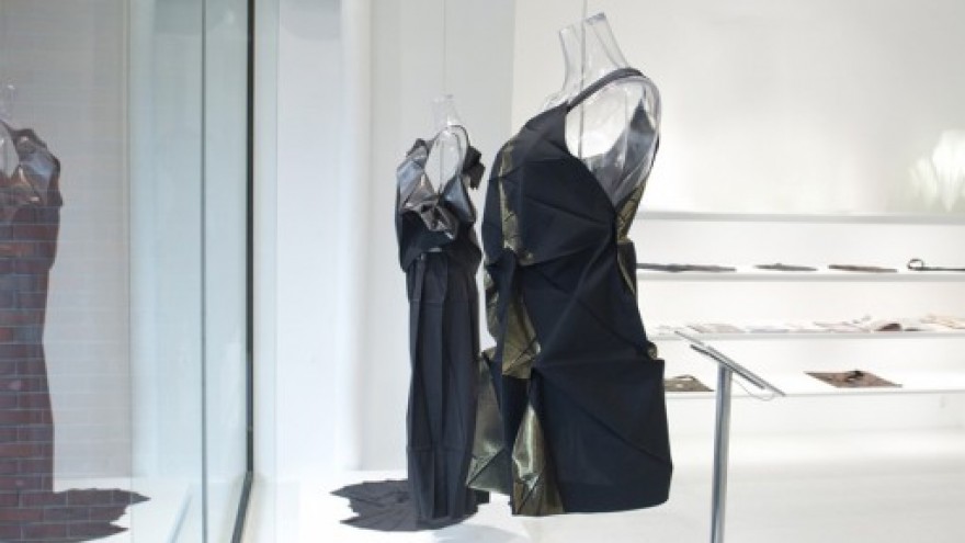 132 5. Issey Miyake store designed Tokujin Yoshioka. Photo: Yoshinaga Yasuaki.