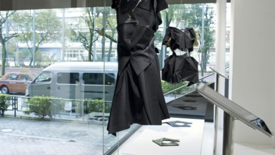 132 5. Issey Miyake store designed Tokujin Yoshioka. Photo: Yoshinaga Yasuaki.