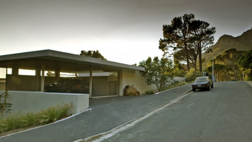 Bridle Road Residence, Cape Town. Photo: Nikolas Michael. 