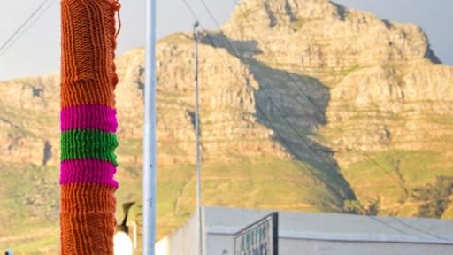 Yarn bBombing in Cape Town by Isabeau Jourbert. Photo: Ed Basson. 