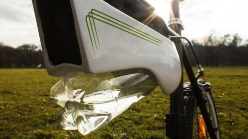 A Viennese industrial designer has created a solar-powered device that collects up to 500ml of condensation per hour as you ride your bike