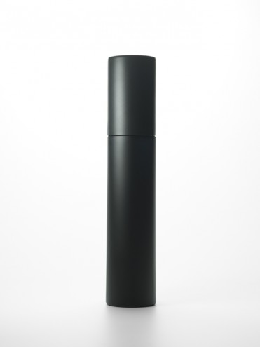 “N” sake packaging by Nendo. Photo: Hiroshi Iwasaki.