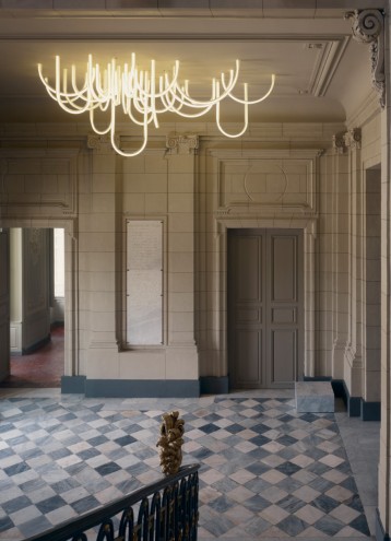 Les Cordes chandelier by Mathieu Lehanneur. Photo: Vincent Duault. 