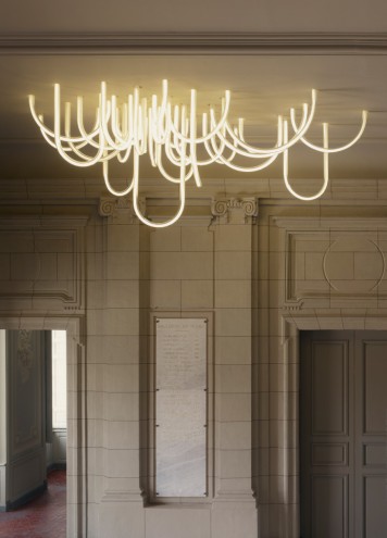 Les Cordes chandelier by Mathieu Lehanneur. Photo: Vincent Duault. 