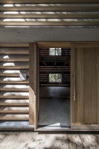 Yakushima Takatsuka Lodge by Shigeru Ban. Image: Hiroyuki Hirai. 