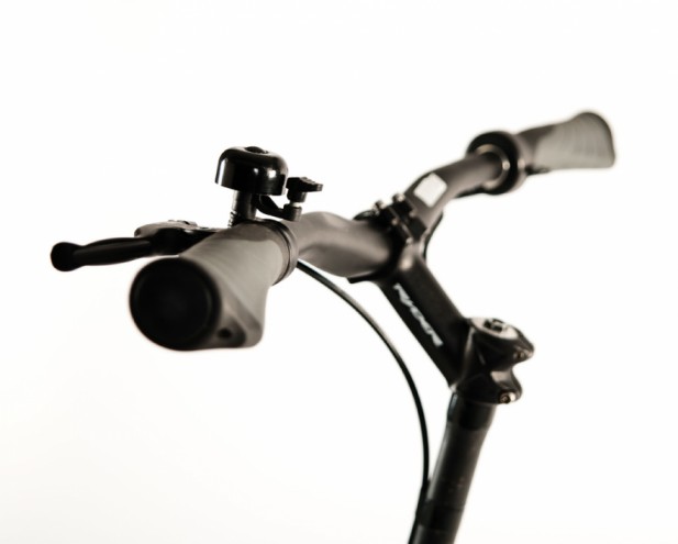 eLabs have aimed for an intuitive design that doesn't need a manual to be operated.