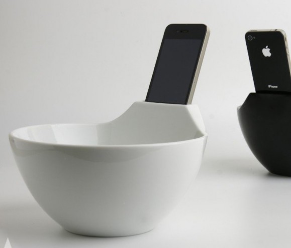 Anti-Lonliness Ramen Bowl by Daisuke Nagatomo & Minnie Jan.