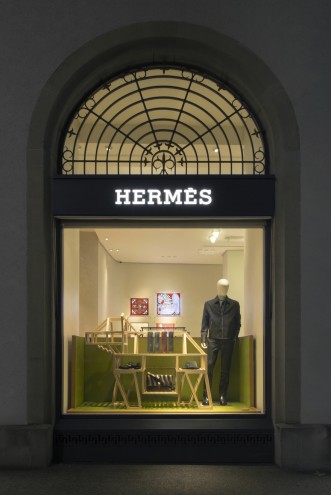 Hermès window display by ECAL Master's graduate Hongchao Wang of Benwu Studio. 