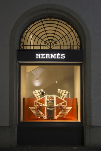 Hermès window display by ECAL Master's graduate Hongchao Wang of Benwu Studio. 