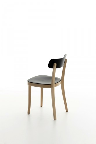 "Thingness", a retrospective exhibition by Jasper Morrison. 