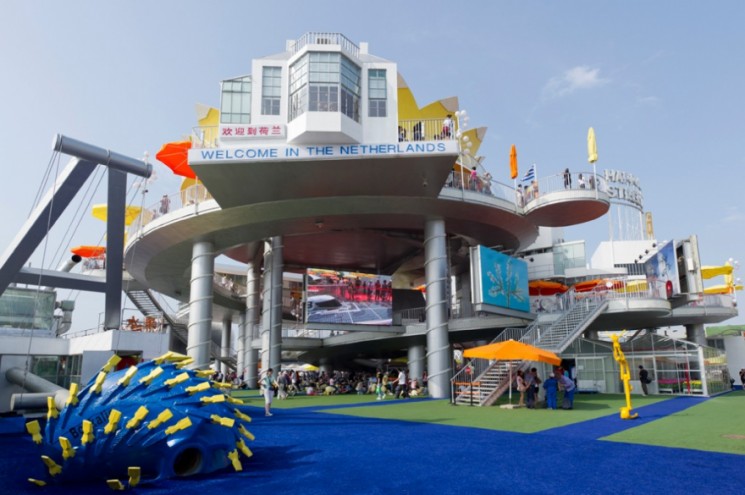 Golden Eye Award and Best Public Exterior winner: Happy Street by John Körmeling