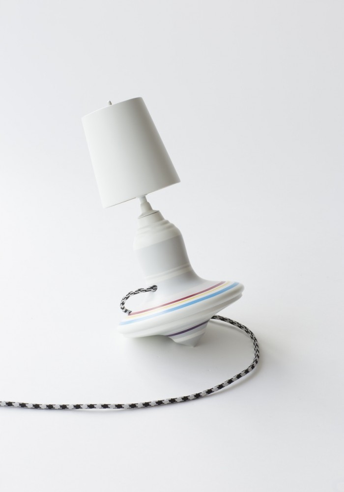 Cast Iron lamp by DEMAKERSVAN. Image: Studio Aandacht.