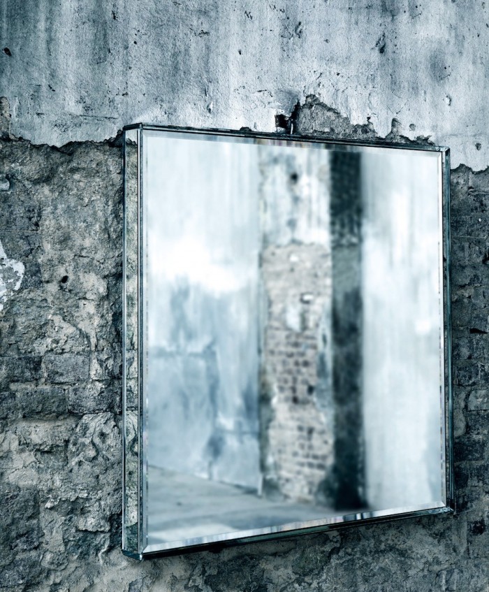 The Looking Glass 1枚 Through the looking glass | Design Indaba