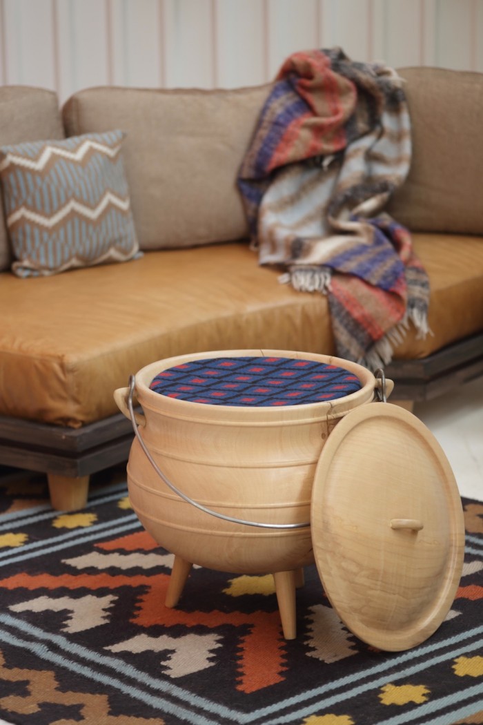 Wooden Potjie Pot by Mlondolozi Hempe and Laduma Ngxokolo. Image: Henk Hatting. Wooden Potjie Pot by Mlondolozi Hempe and Laduma Ngxokolo. Image: Henk Hatting.