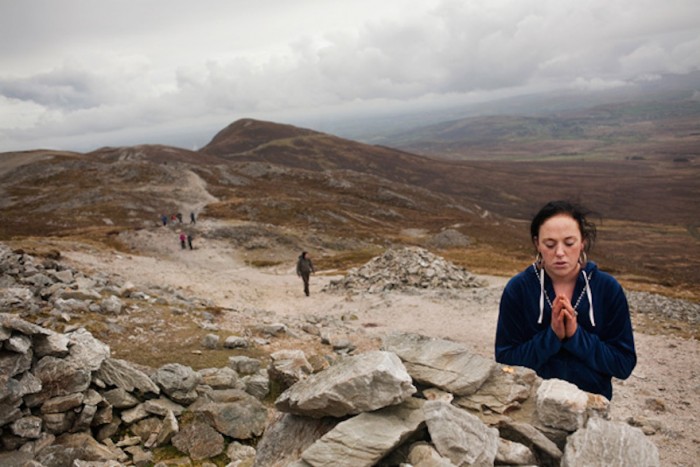 The series "The Travellers" documents the daily life of Ireland's nomad minority group. 