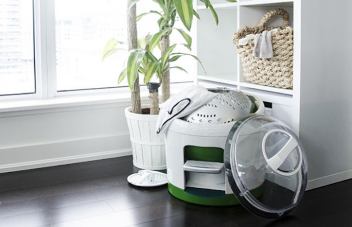 The washing machine powered by peddling. The washing machine powered by peddling.