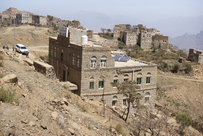 Solar panels on Raymah Health Centre, Yemen | Picture by: Julien Harneis