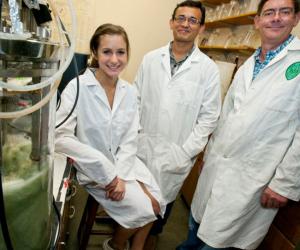Hailee Rask, Harshad Velankara and professor David Mullin at Tulane University. 