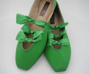 Bright green bow pump by Coast & Koi. 